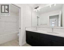 532 Buffaloberry Manor SE - photo 34