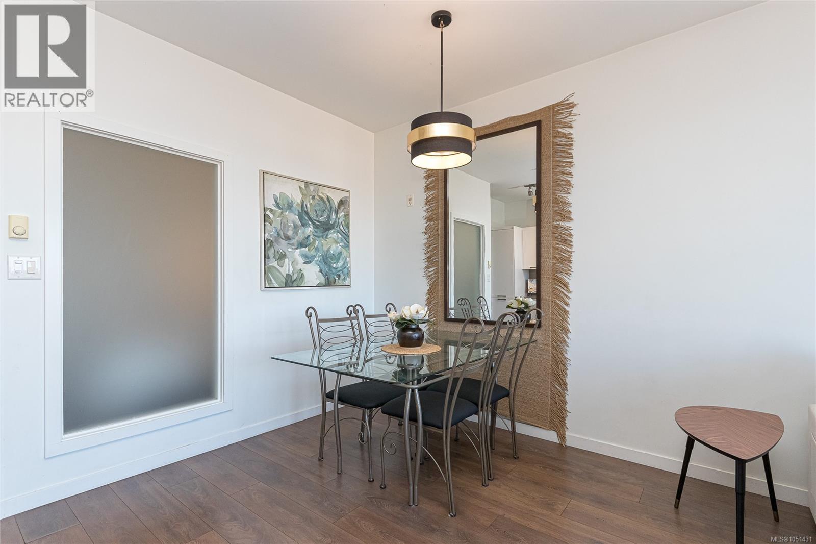 #501 517 Fisgard St - 10