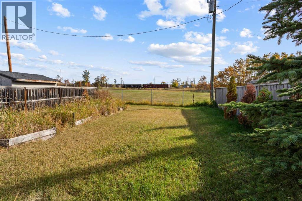 Listing photo – 5203 41 Street, Camrose