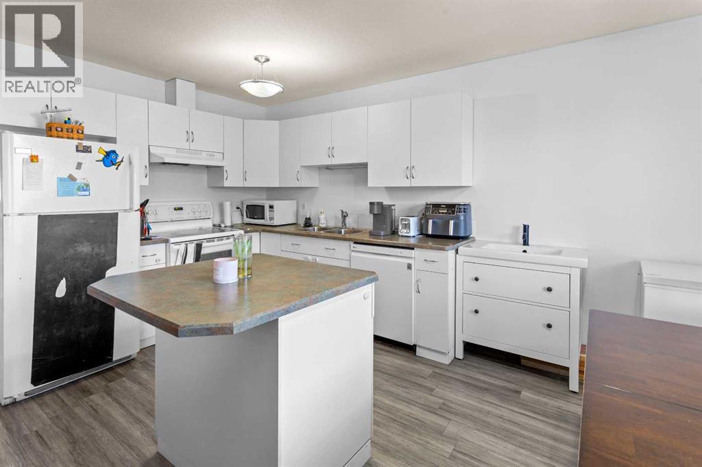 Listing photo – 5203 41 Street, Camrose