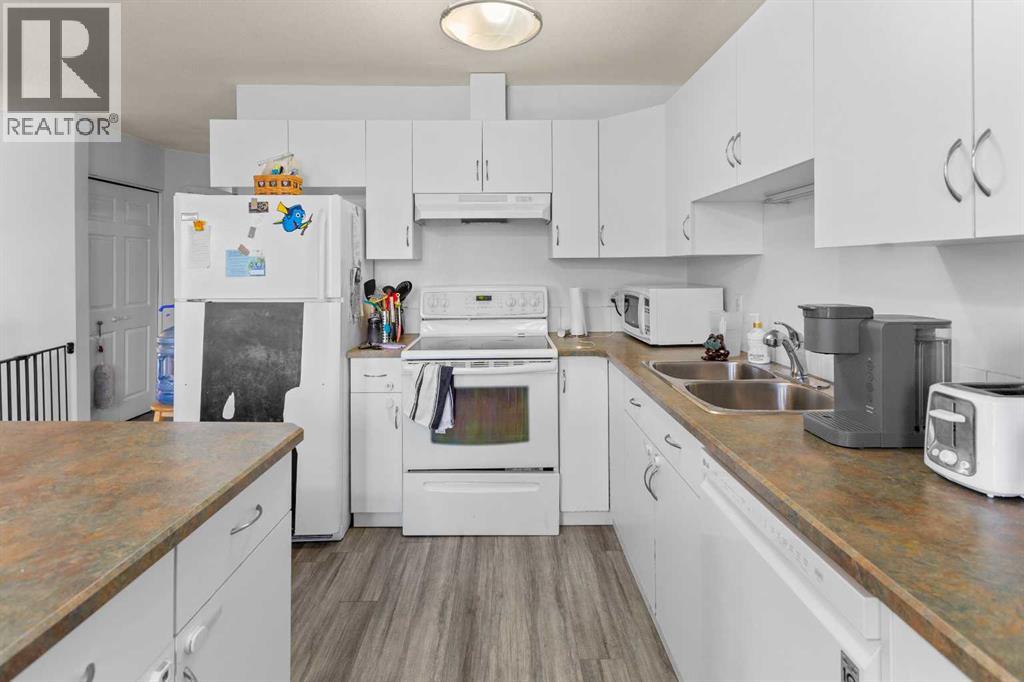 Listing photo – 5203 41 Street, Camrose