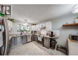 Primary Bedroom - 3609 Southridge Drive, Castlegar, BC V1N3X7 Photo 11