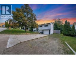 3609 Southridge Drive, Castlegar, BC V1N3X7 Photo 41
