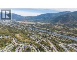 4pc Ensuite bath - 3609 Southridge Drive, Castlegar, BC V1N3X7 Photo 9