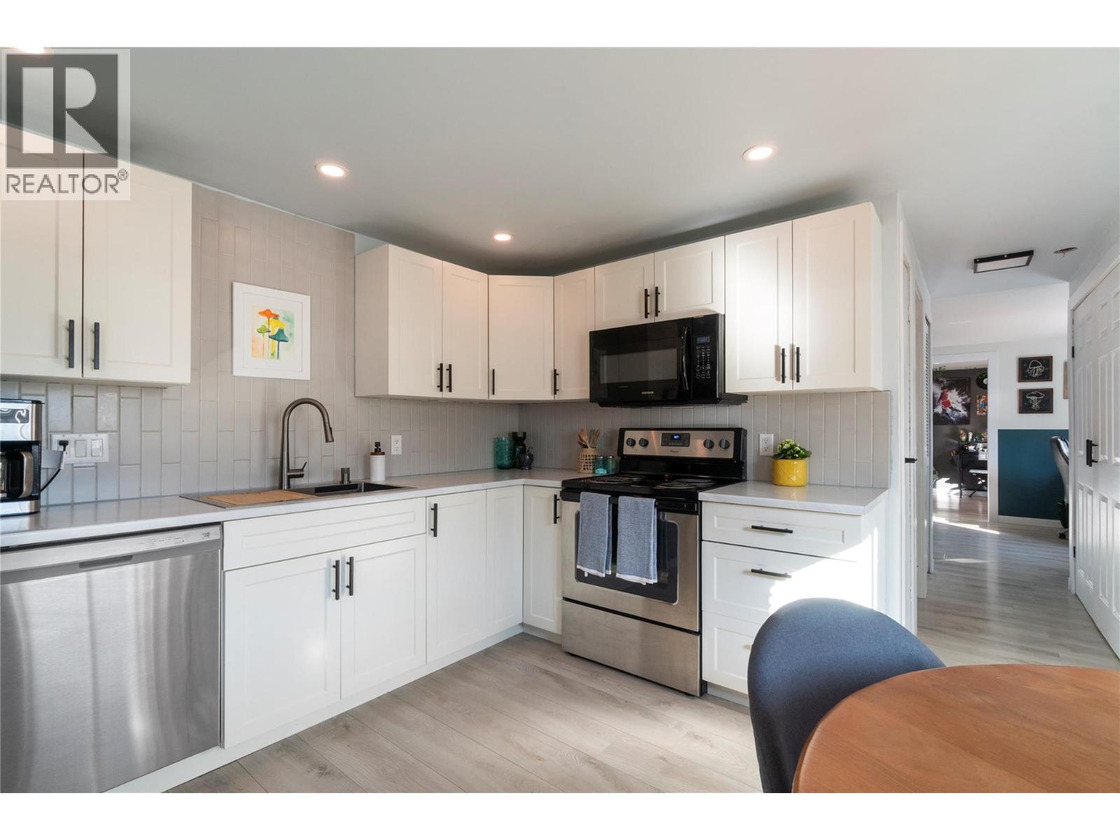 5131 69 Avenue NE - 6