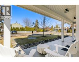 Full bathroom - 2050 Long Street, Kelowna, BC V1Y1L4 Photo 11