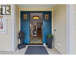 3pc Ensuite bath - 2050 Long Street, Kelowna, BC V1Y1L4 Photo 13
