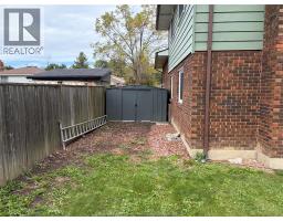 40 Holiday Court, Amherstburg, ON N9V3A8 Photo 17