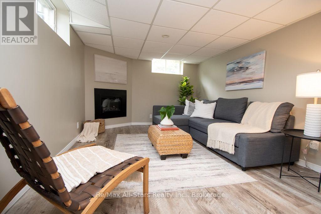 530 CENTRELINE ROAD - 25
