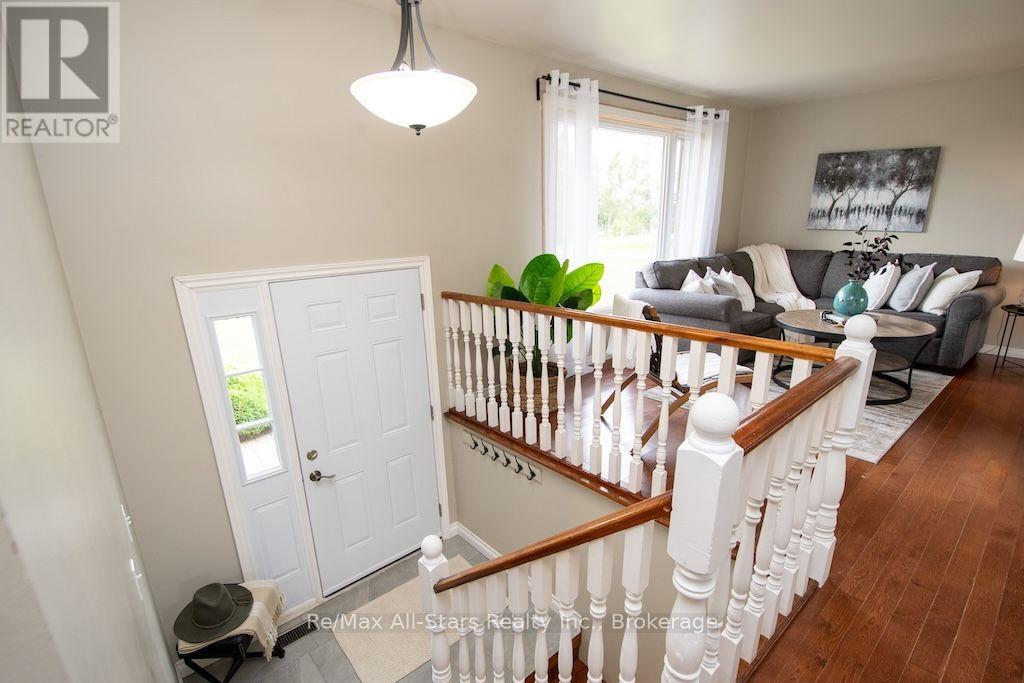 530 CENTRELINE ROAD - 5
