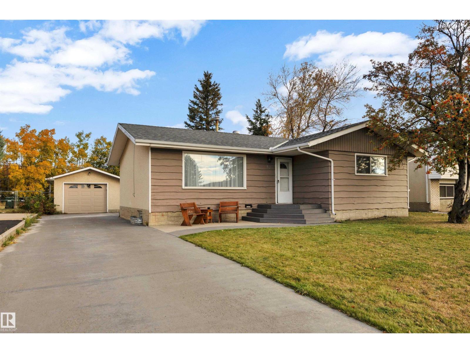Photo of 42 CAMELOT AV, Leduc