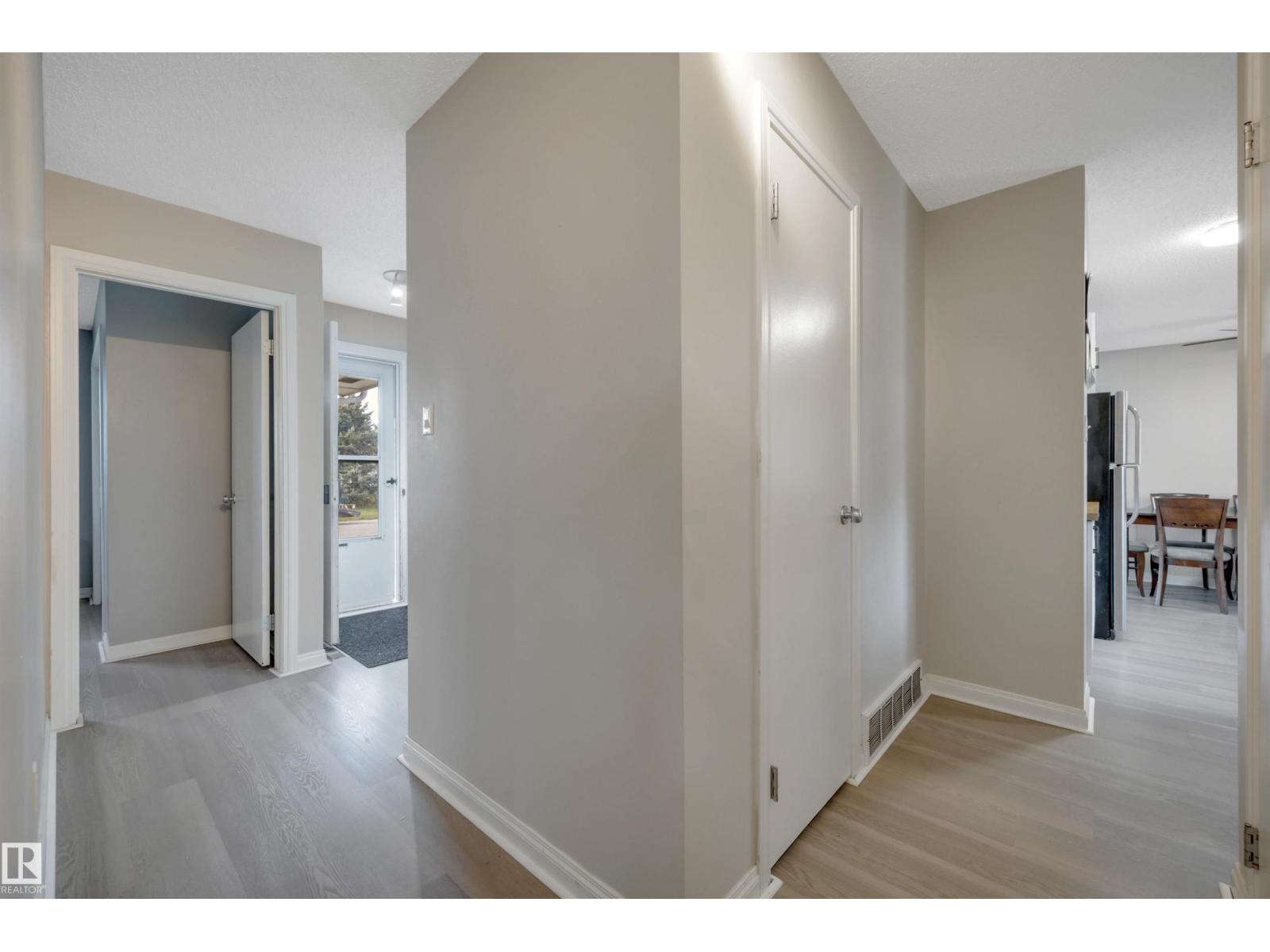 42 Camelot Avenue, photo 16