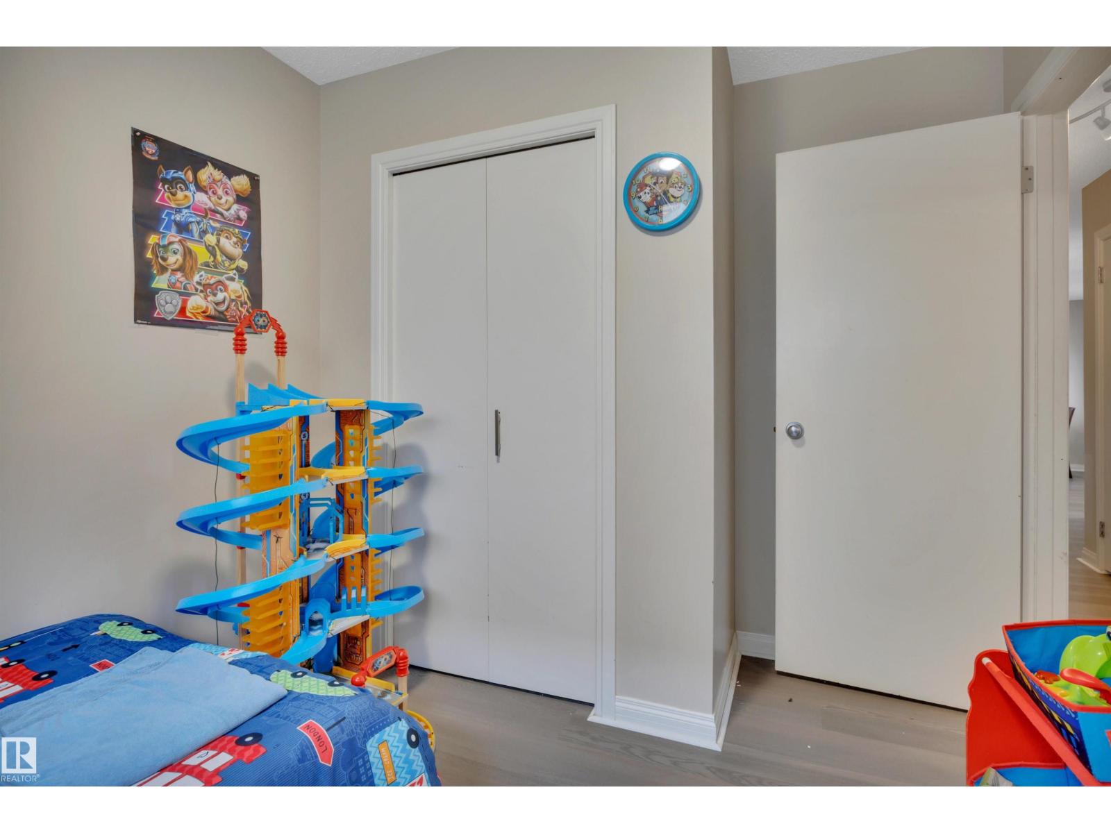42 Camelot Avenue, photo 21
