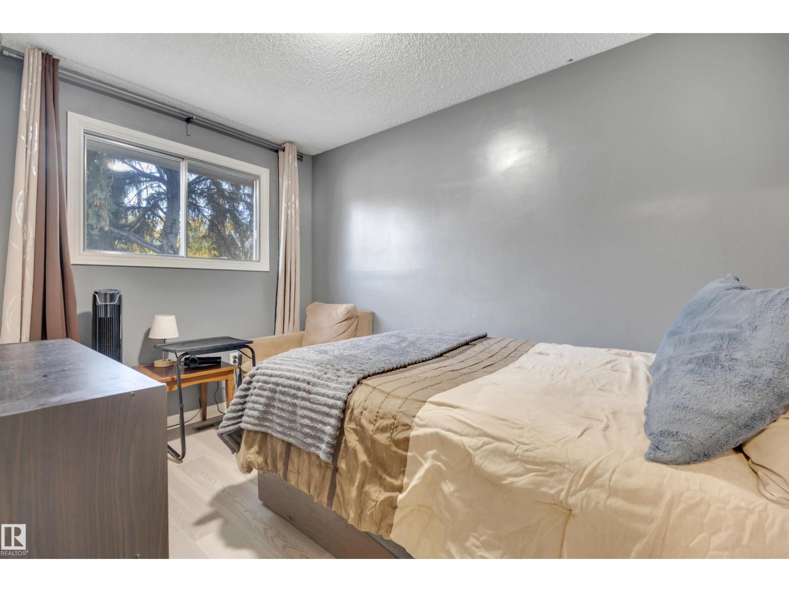 42 Camelot Avenue, photo 23