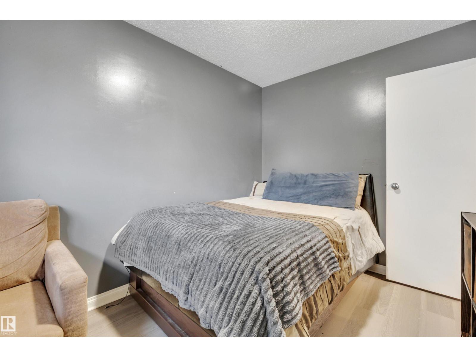 42 Camelot Avenue, photo 24