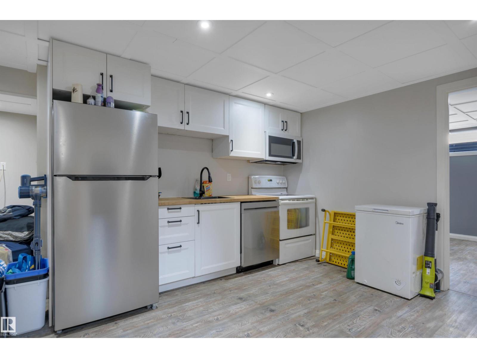 42 Camelot Avenue, photo 31