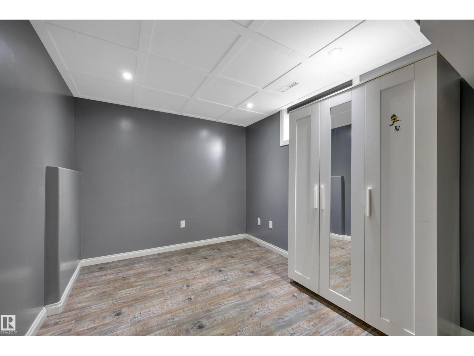 42 Camelot Avenue, photo 34