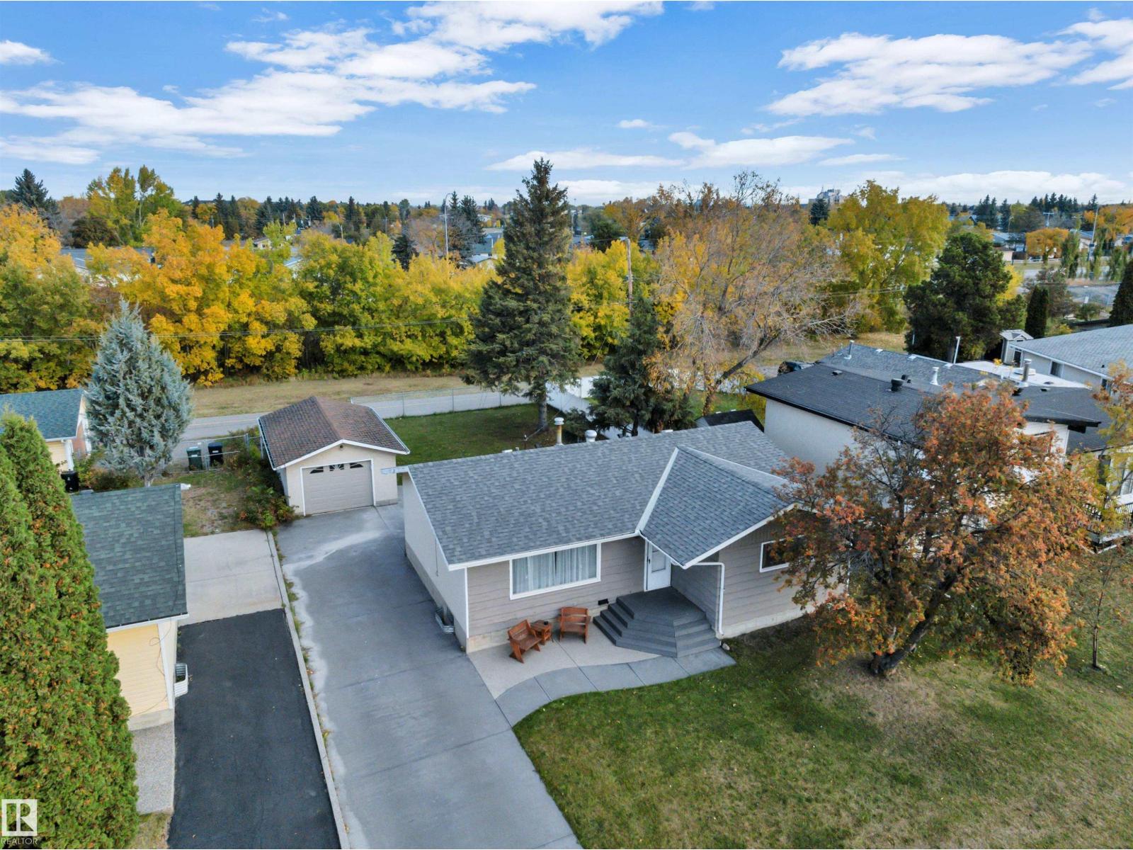 42 Camelot Avenue, photo 49