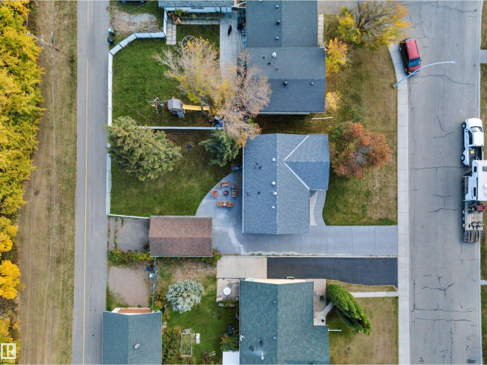 42 Camelot Avenue, photo 52
