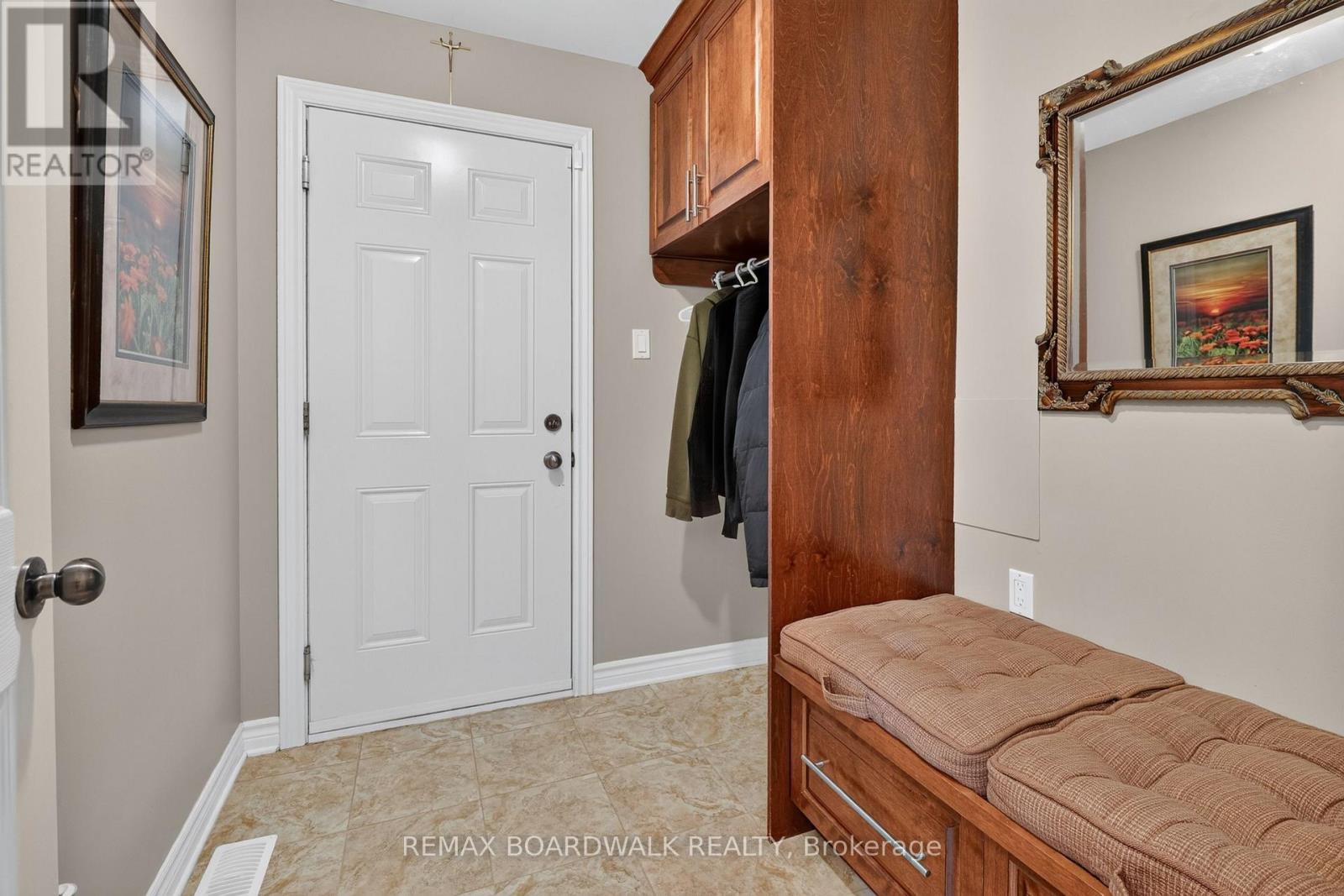 35 HONORE CRESCENT - Image 18