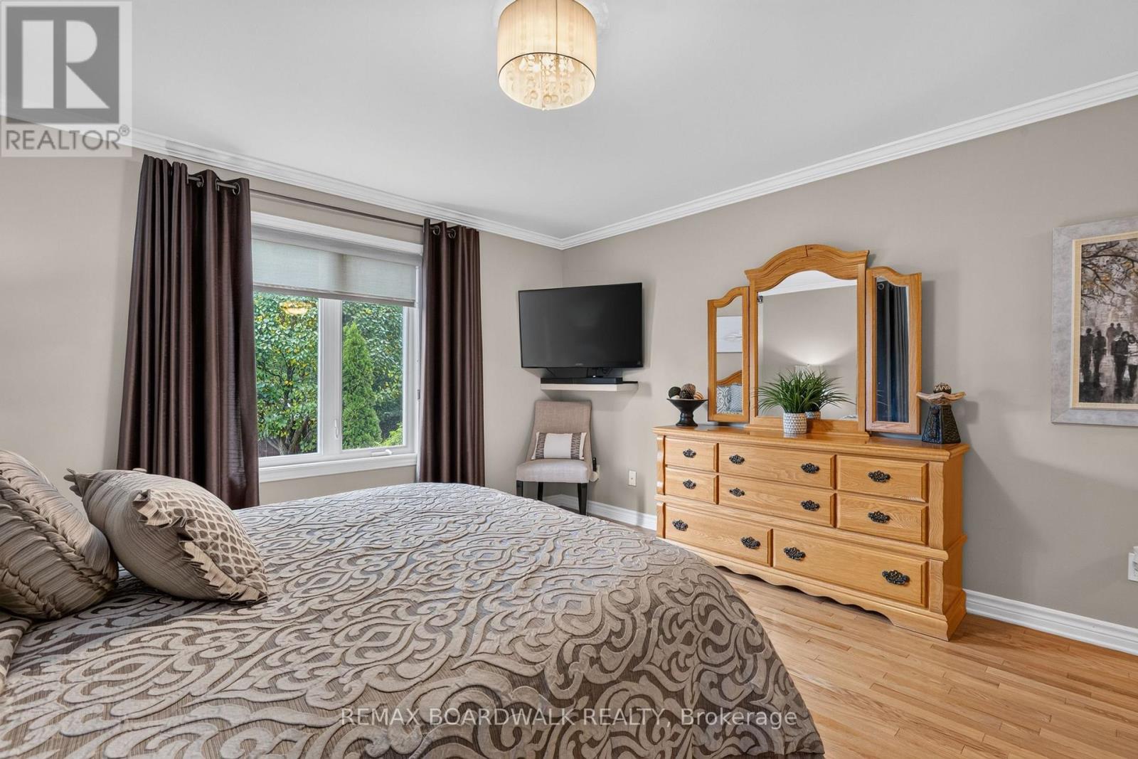 35 HONORE CRESCENT - 20