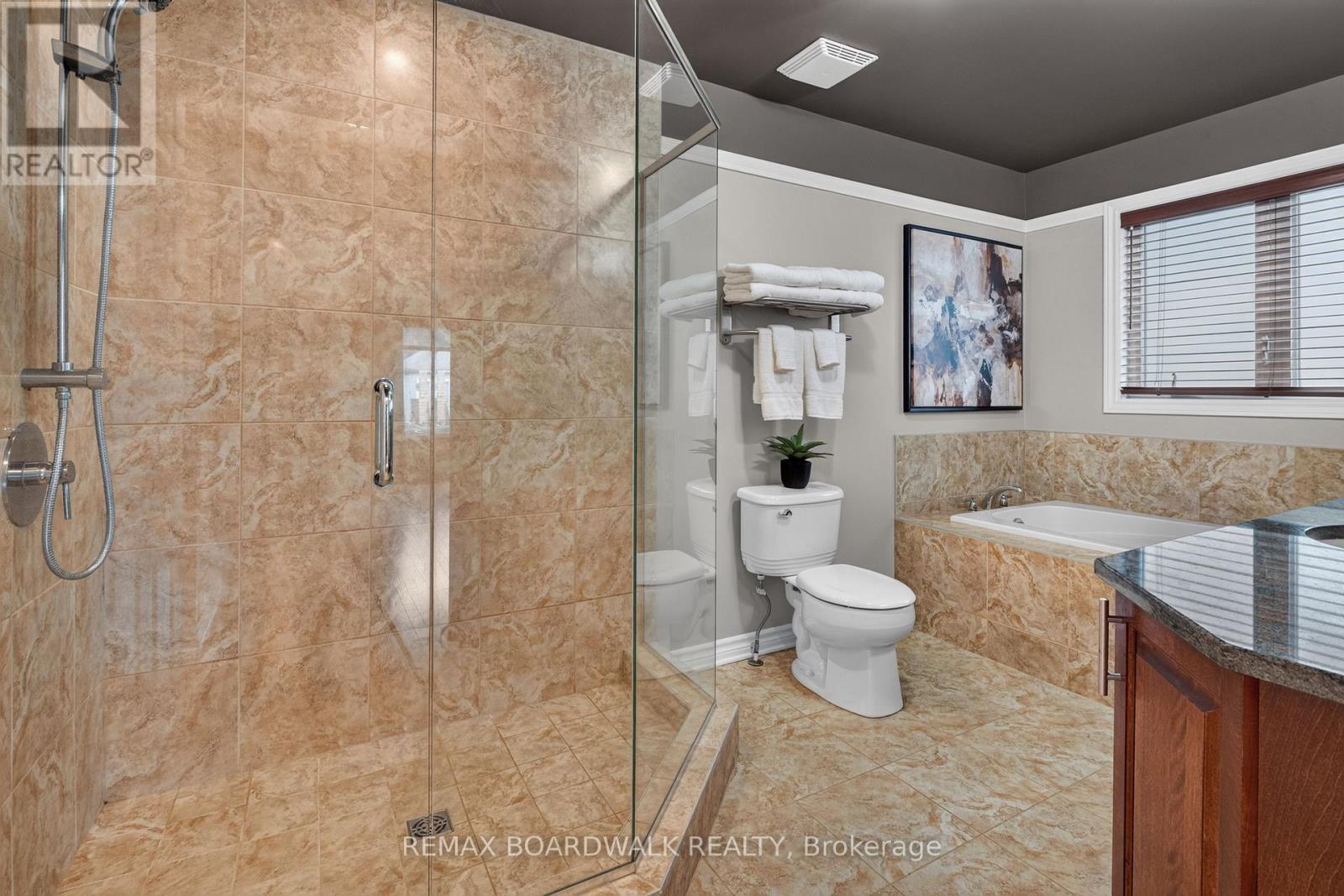 35 HONORE CRESCENT - Image 22