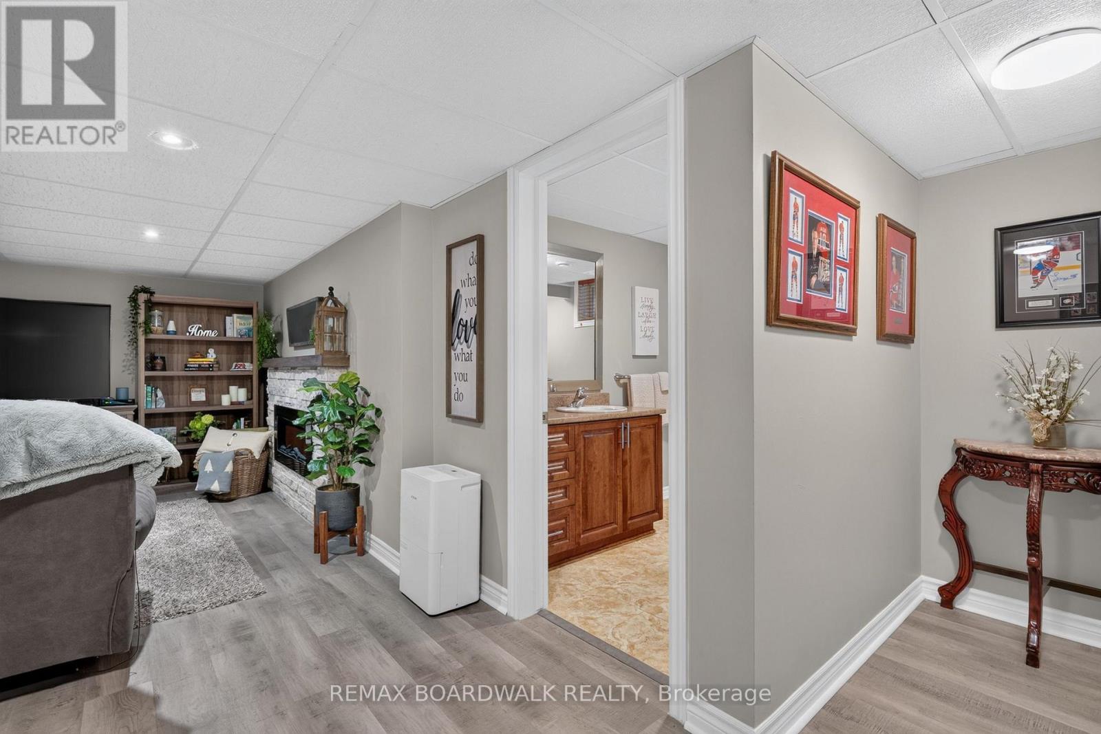 35 HONORE CRESCENT - Image 23