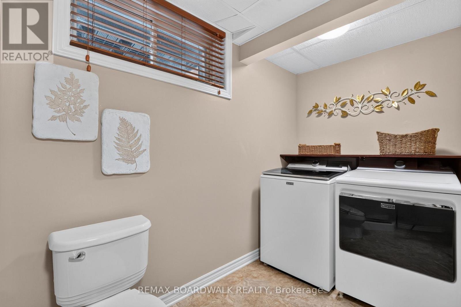 35 HONORE CRESCENT - 25