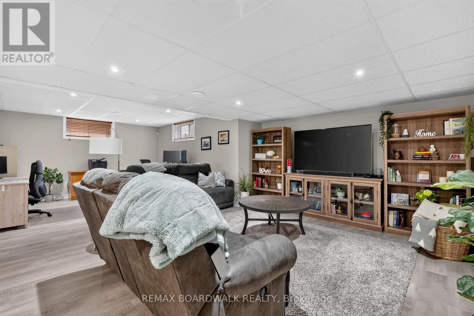 35 HONORE CRESCENT - Image 27