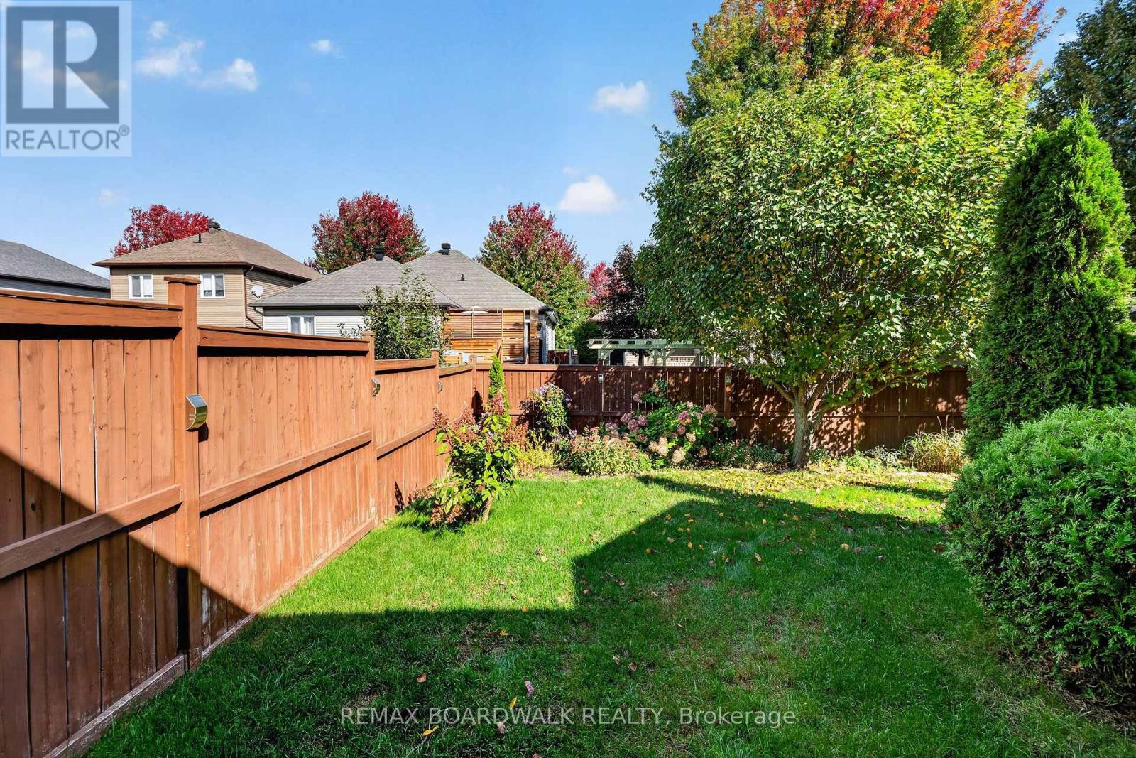 35 HONORE CRESCENT - Image 34