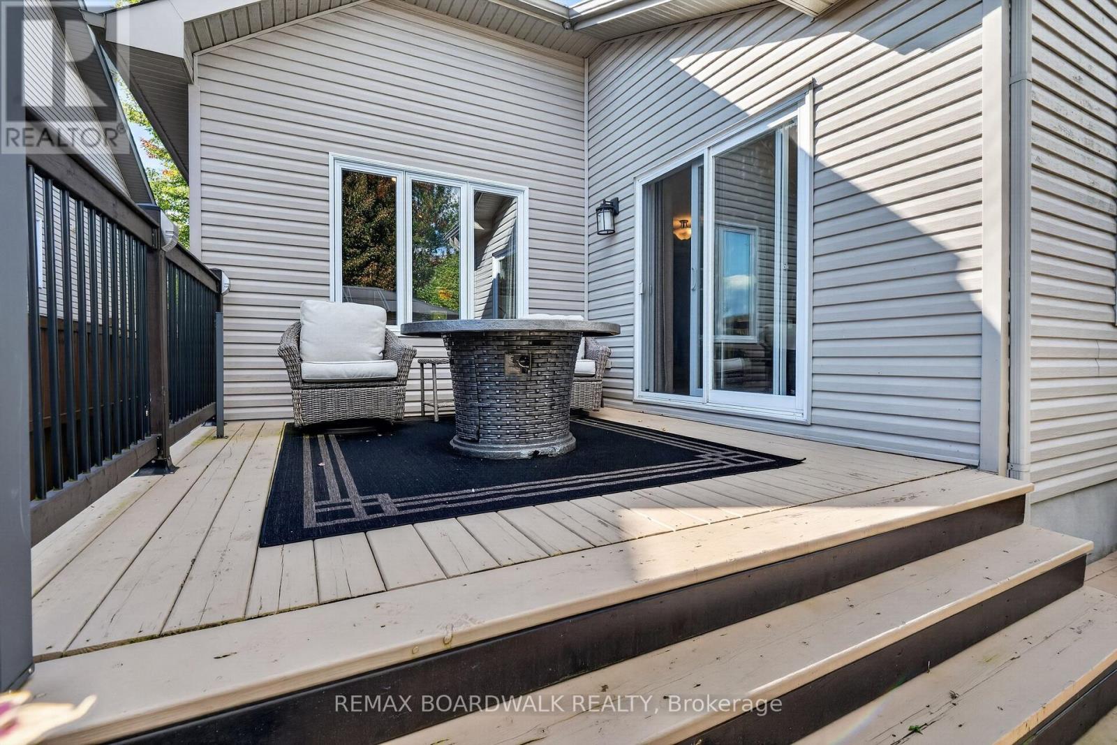 35 HONORE CRESCENT - 40