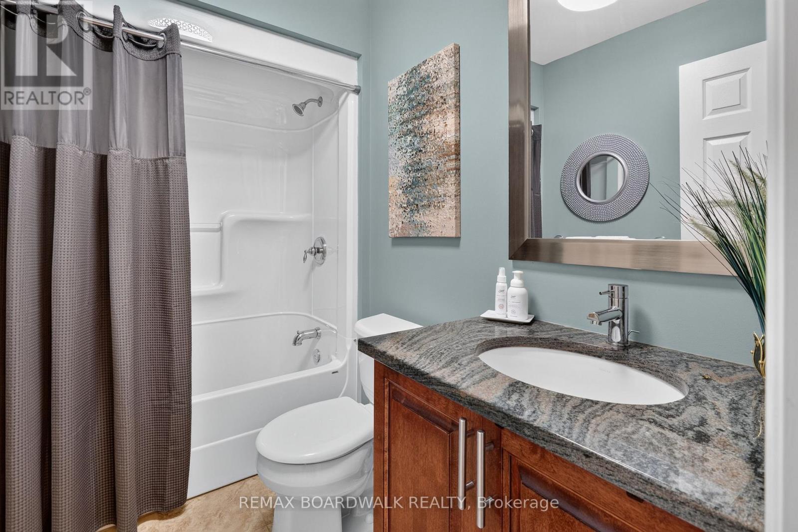 35 HONORE CRESCENT - 7