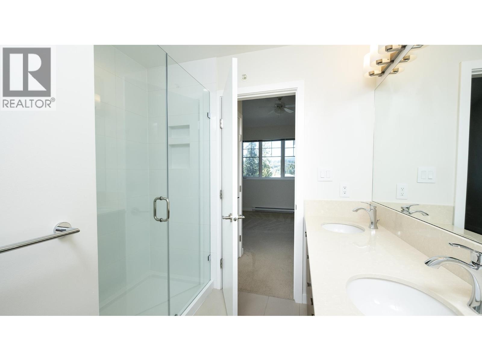 5902 BEACHGATE LANE, Sechelt