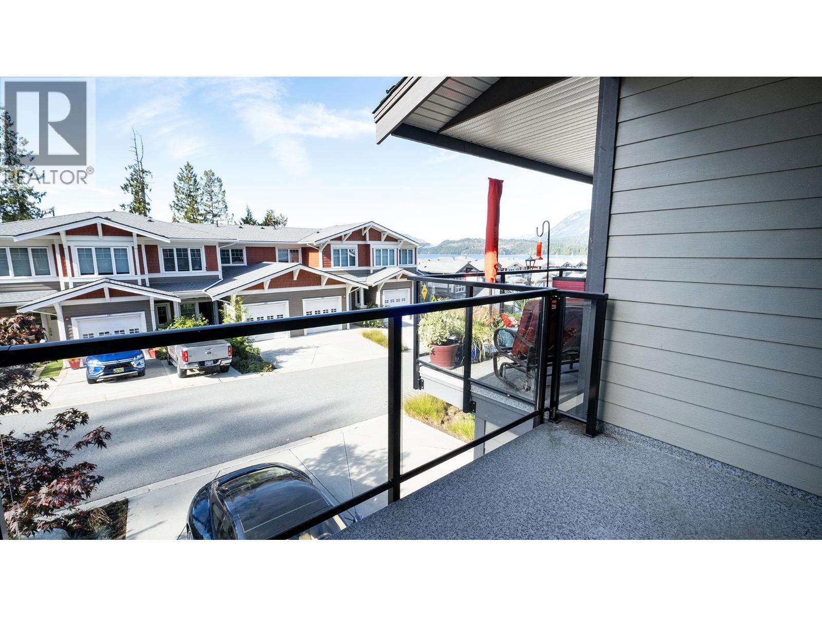 5902 BEACHGATE LANE, Sechelt