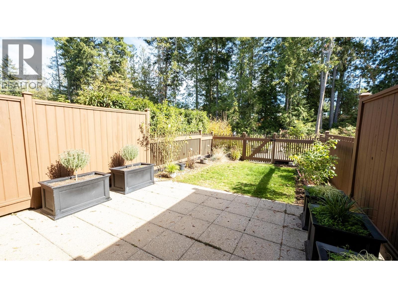 5902 BEACHGATE LANE, Sechelt