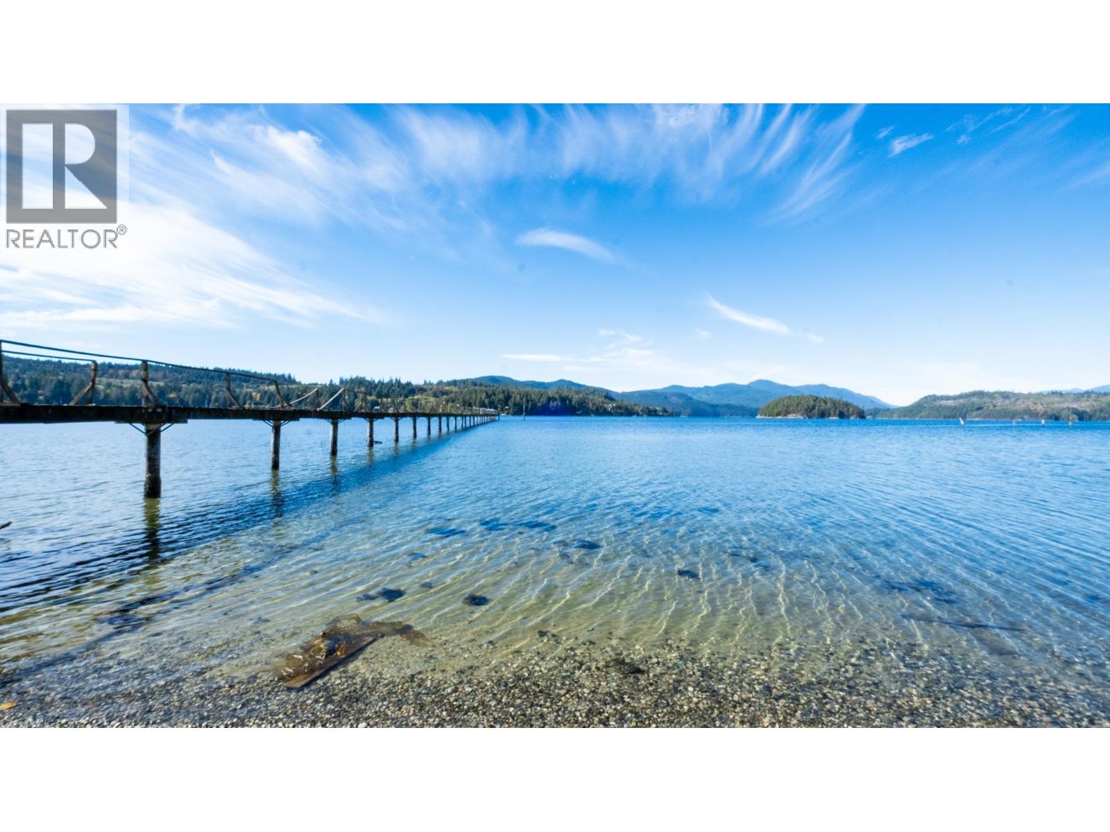 5902 BEACHGATE LANE, Sechelt