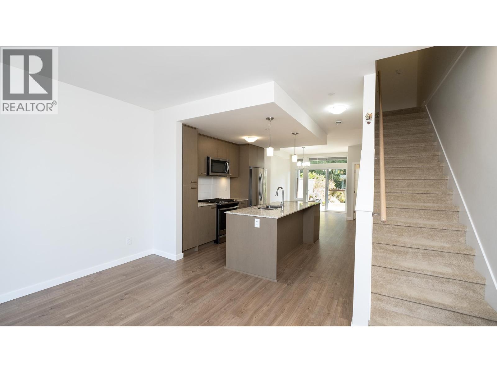 5902 BEACHGATE LANE, Sechelt