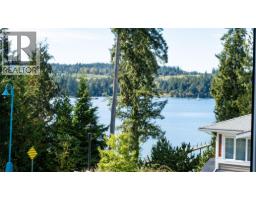 5902 Beachgate Lane, Sechelt, BC V7Z0S3 Photo 22