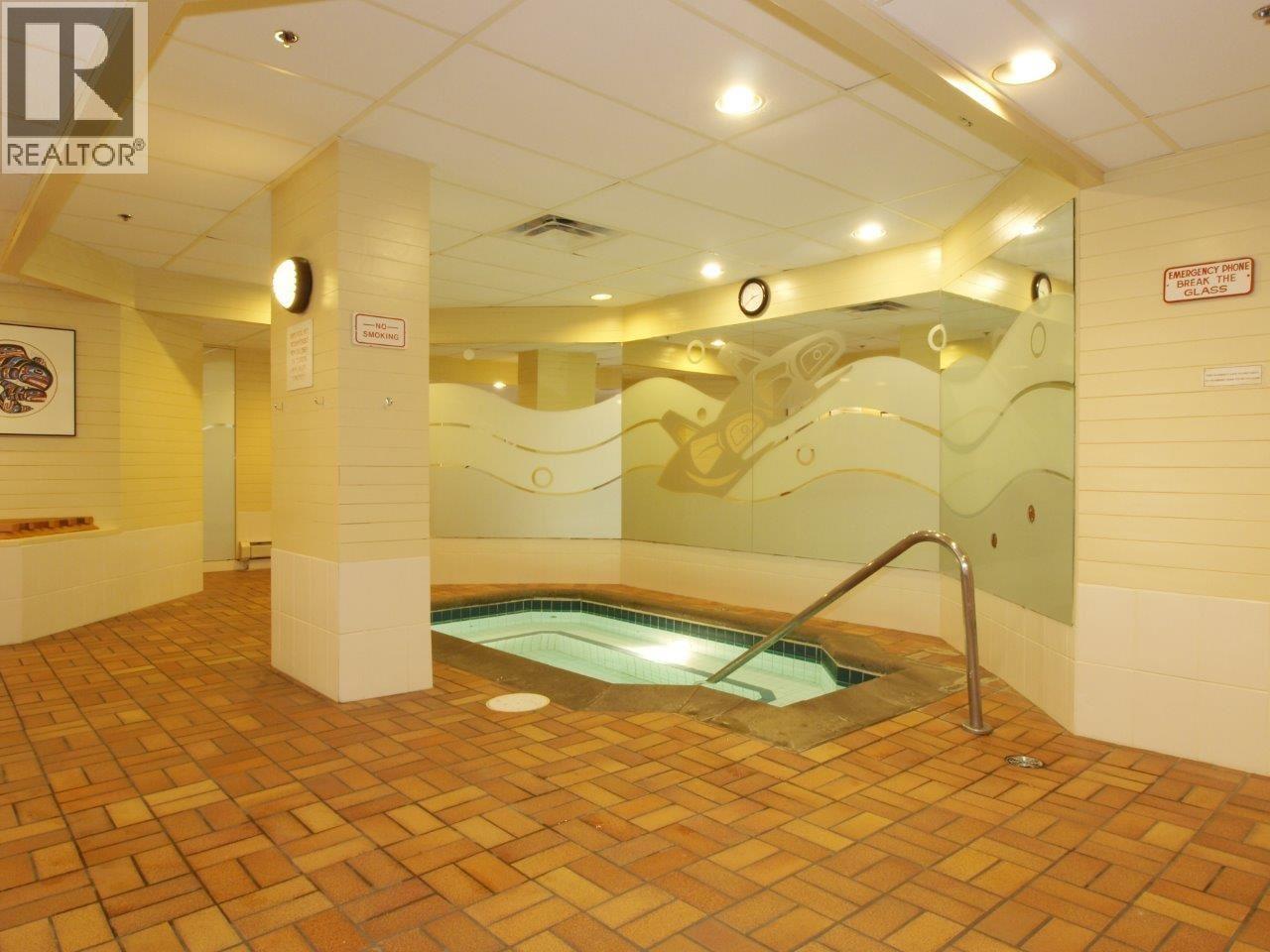 Photo of 802 2008 FULLERTON AVENUE 17