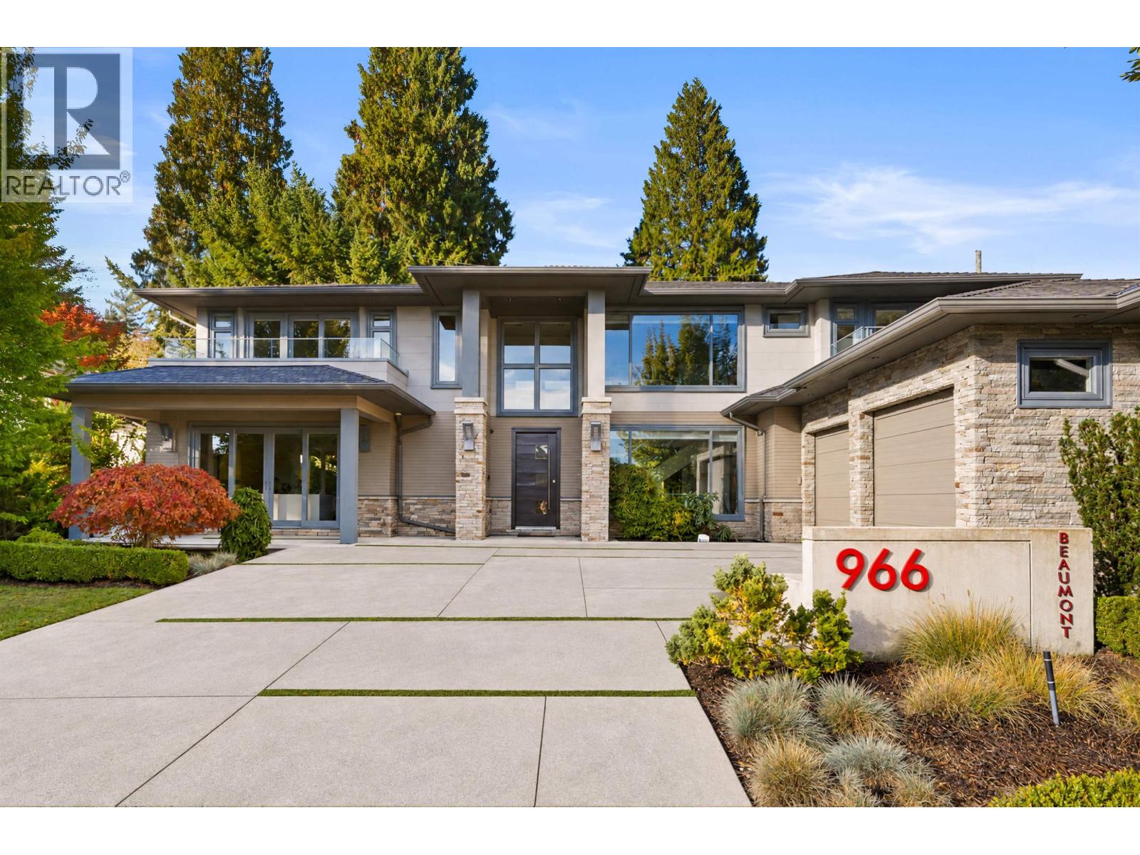 966 BEAUMONT DRIVE, North Vancouver