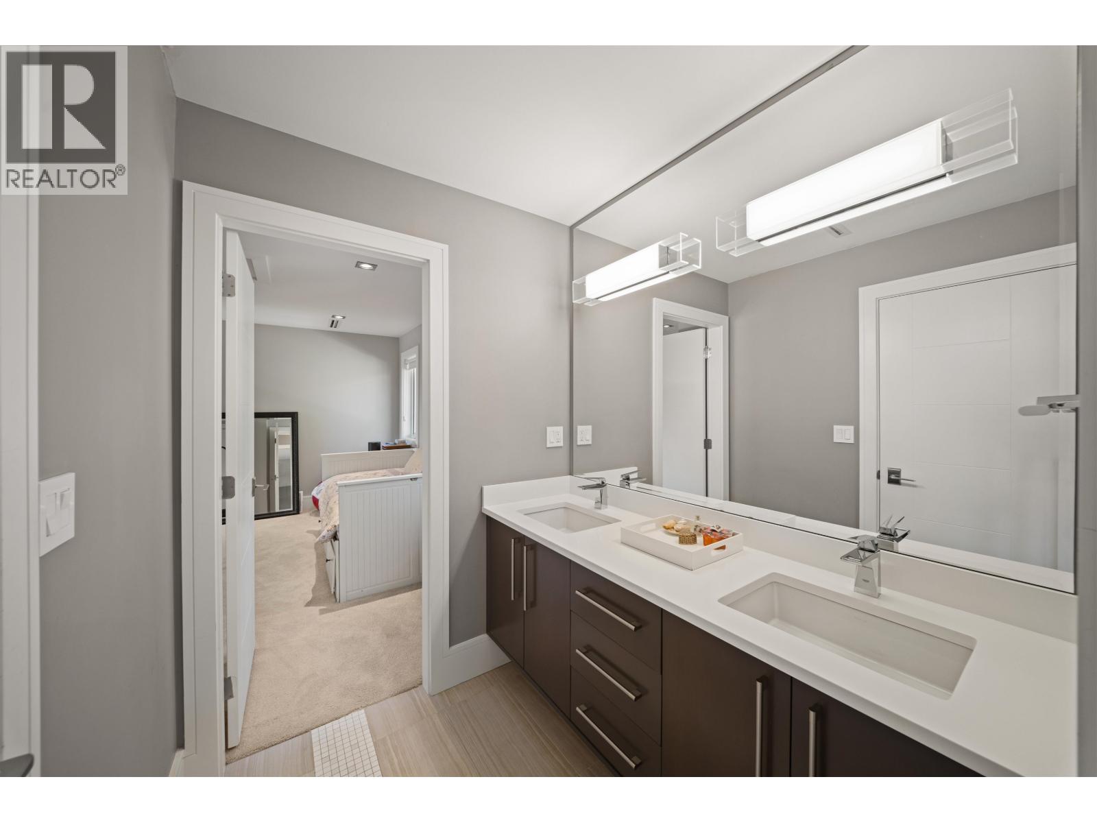 966 BEAUMONT DRIVE, North Vancouver