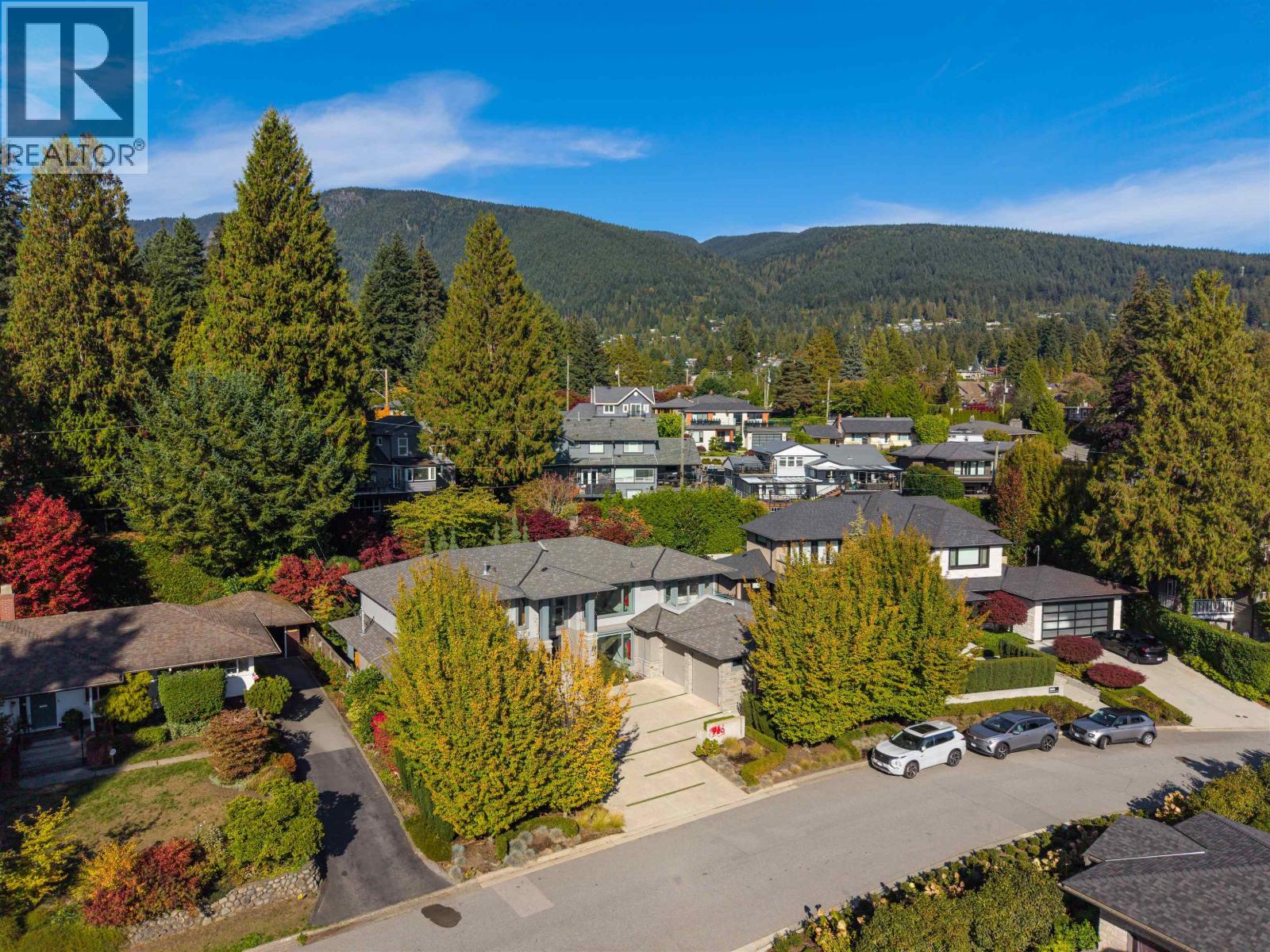 966 BEAUMONT DRIVE, North Vancouver