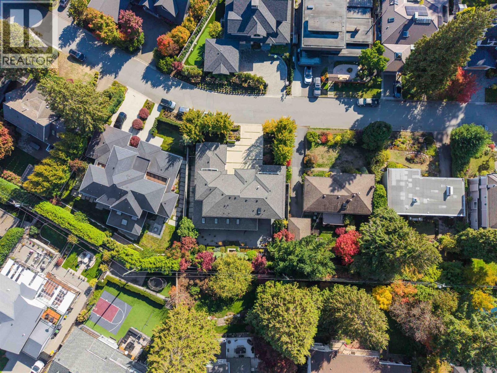 966 BEAUMONT DRIVE, North Vancouver