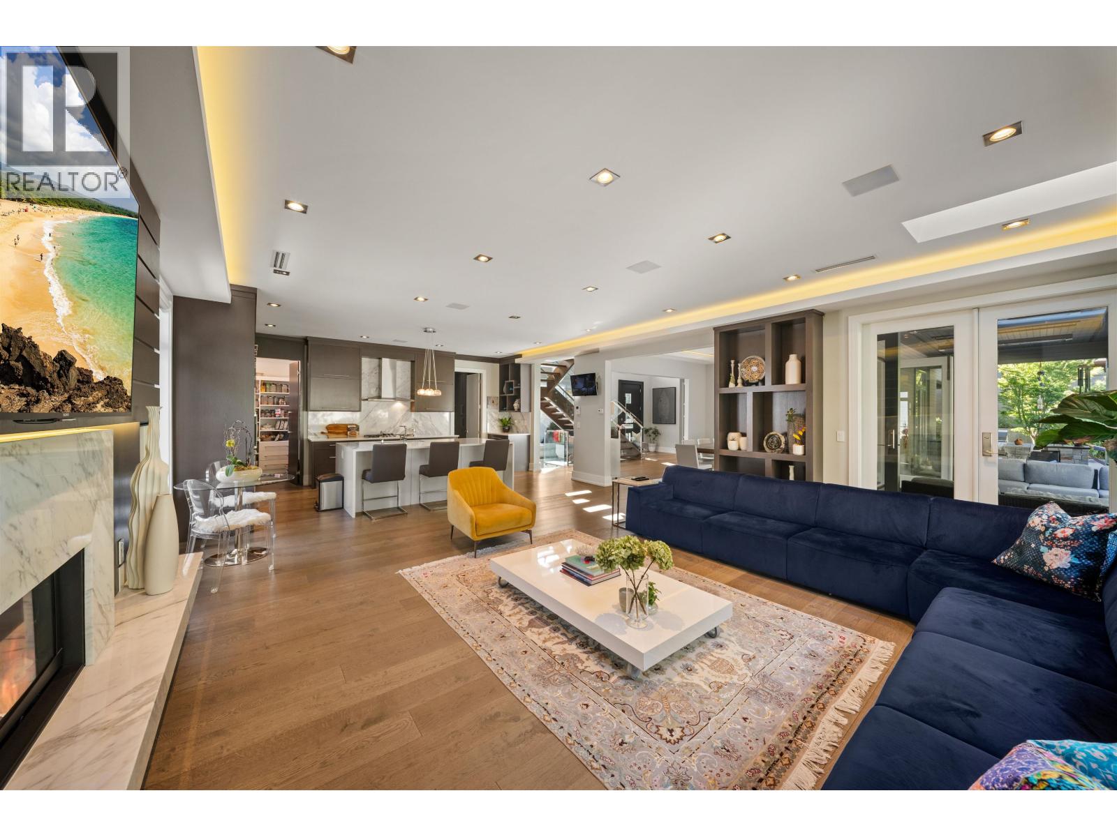 966 BEAUMONT DRIVE, North Vancouver