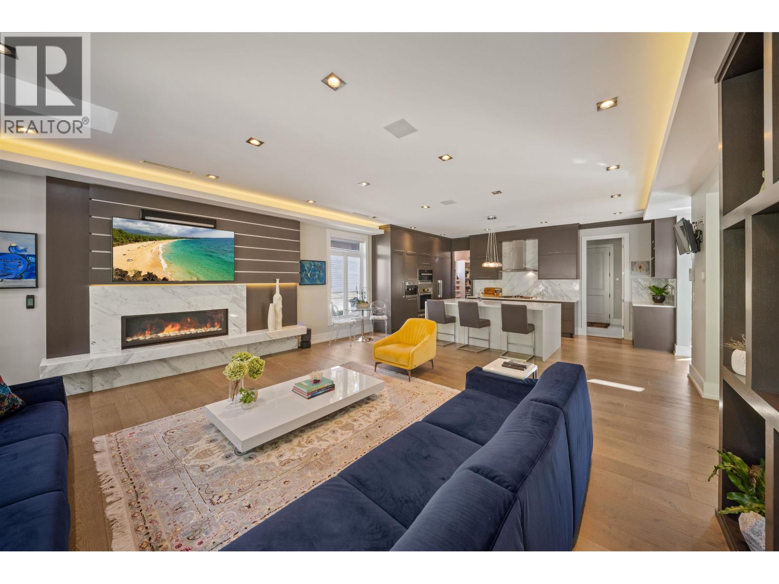 966 BEAUMONT DRIVE, North Vancouver
