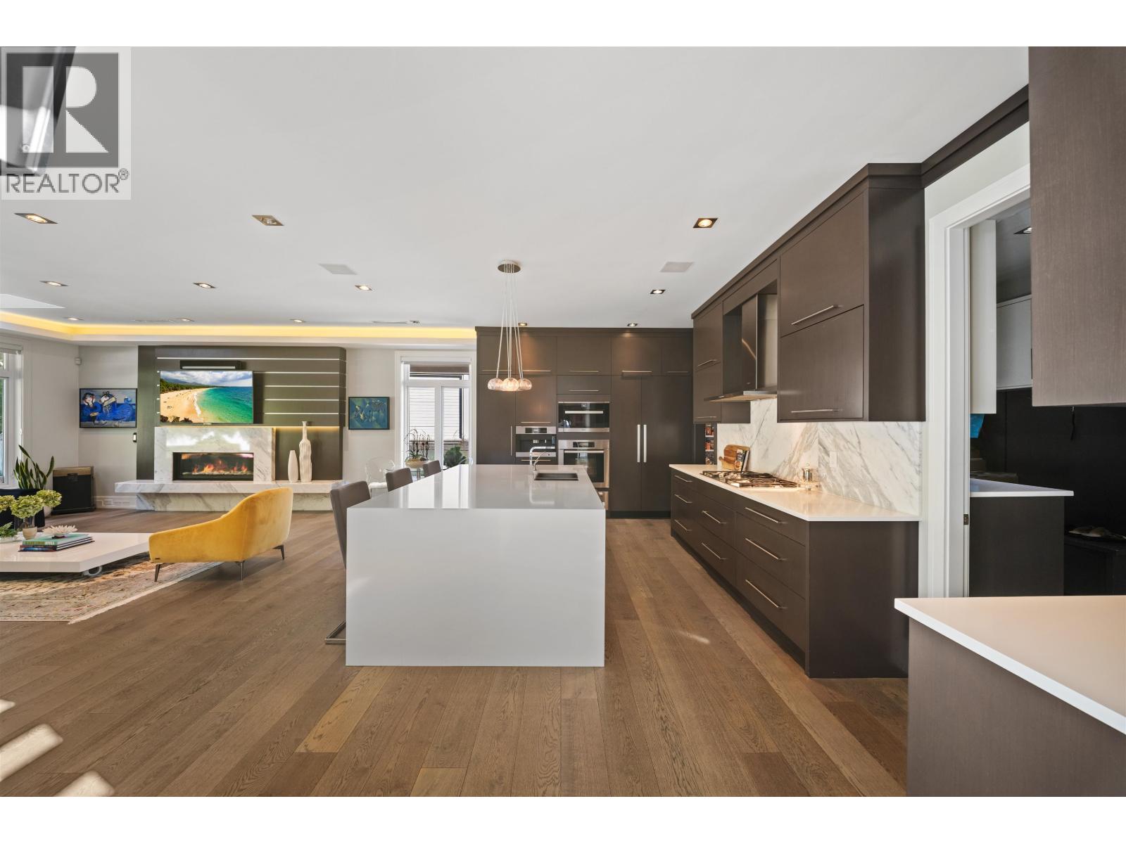 966 BEAUMONT DRIVE, North Vancouver
