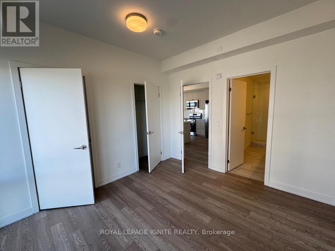 #206 51 CLARINGTON BOULEVARD - 19