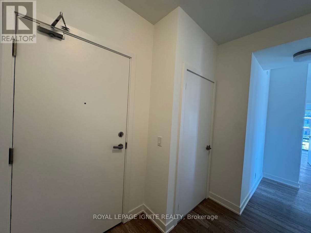 #206 51 CLARINGTON BOULEVARD - 6