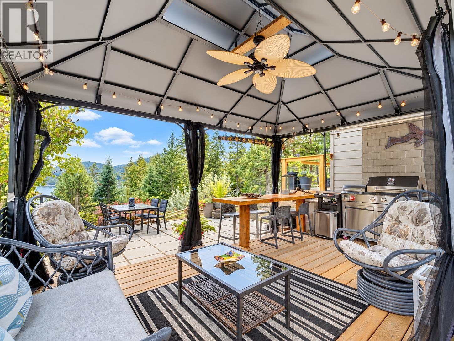 4517 POLLOCK ROAD, Pender Harbour
