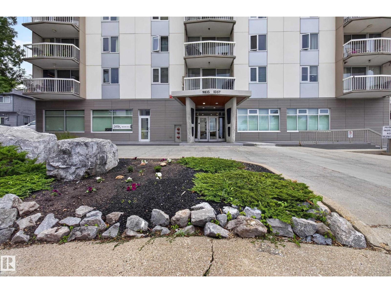 #1704 9835 113 ST NW - 31